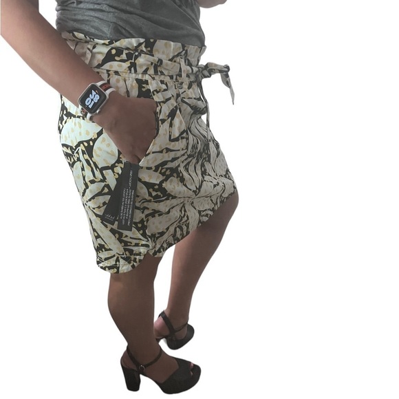 Lyocell Cinched Summer Floral Print Belted Skirt by Nicole Miller - Picture 6 of 13